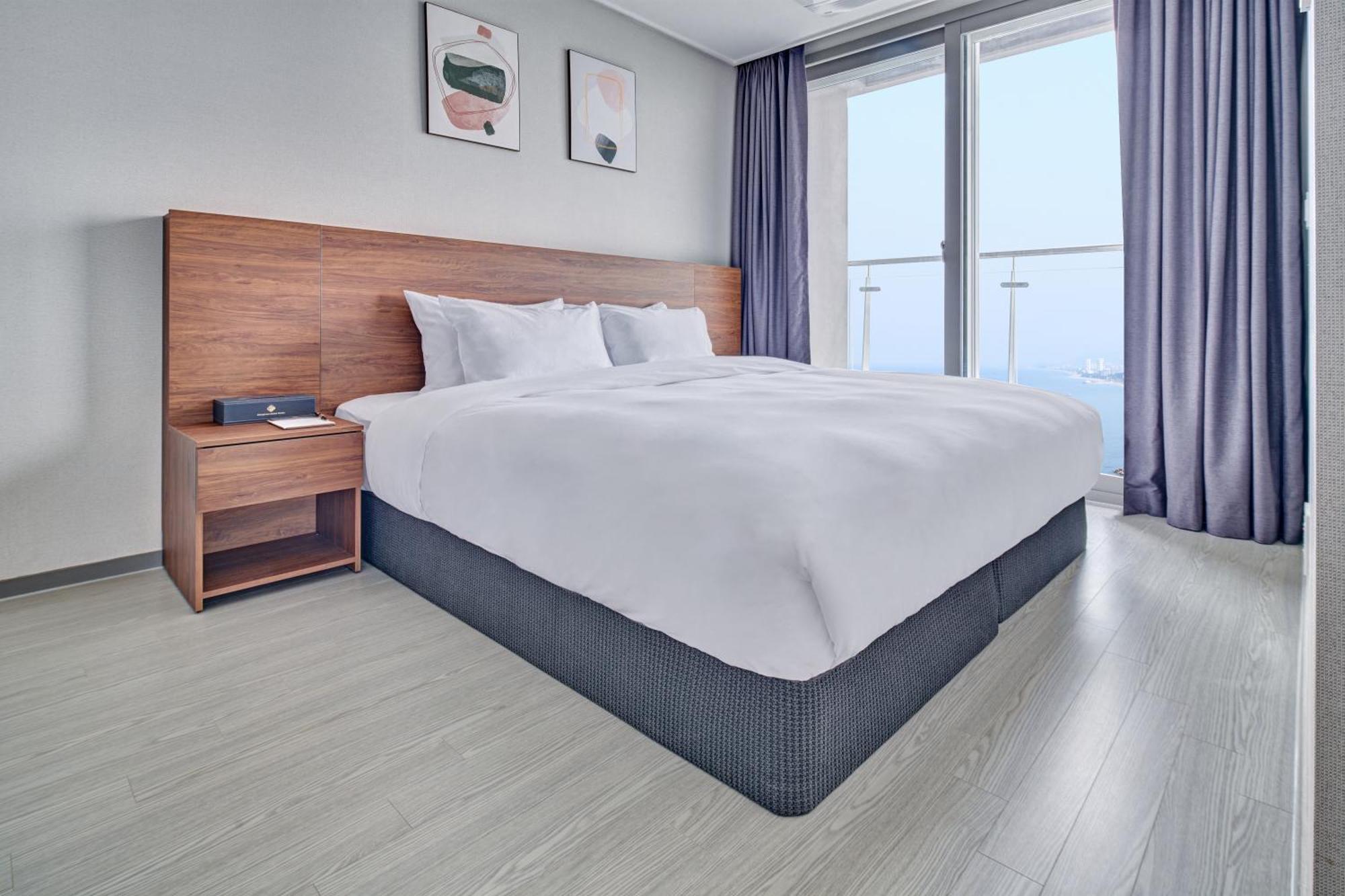 Gangneung Chonpines Ocean Suites Hotel Esterno foto