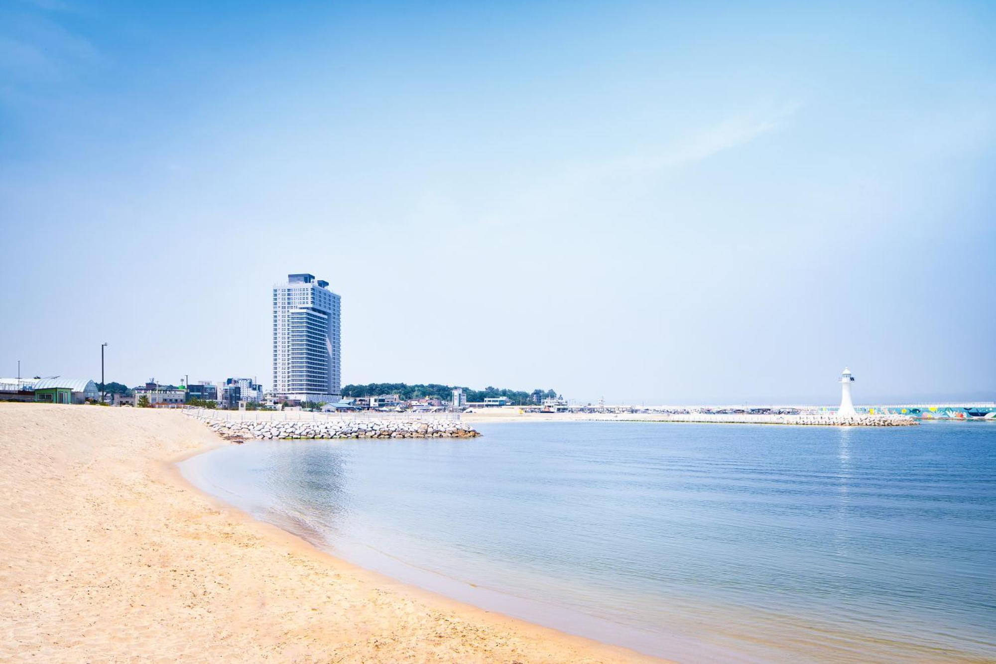 Gangneung Chonpines Ocean Suites Hotel Esterno foto