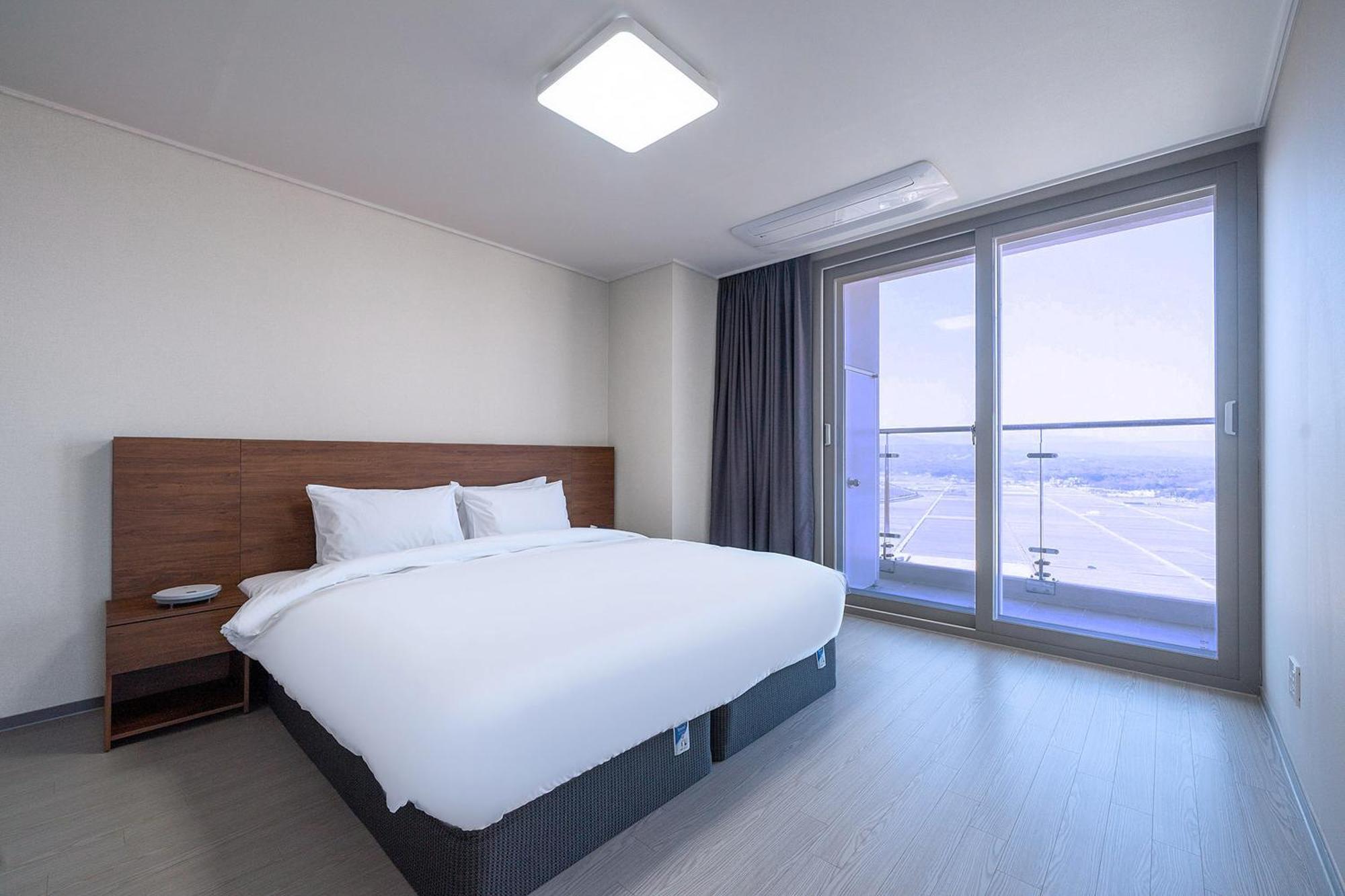 Gangneung Chonpines Ocean Suites Hotel Esterno foto